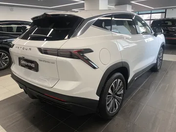 Купить Jetour DASHING, I Белый 1.5 AMT (147 л.с.) от 2189900 ₽. в Самаре