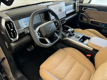 Купить JETOUR T2 Коричневый 2.0 AMT (245 л.с.) 4WD от 3929000 ₽. в Самаре